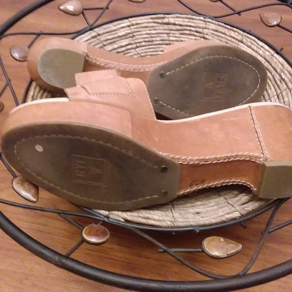 Frye sandals - Picture 6 of 13